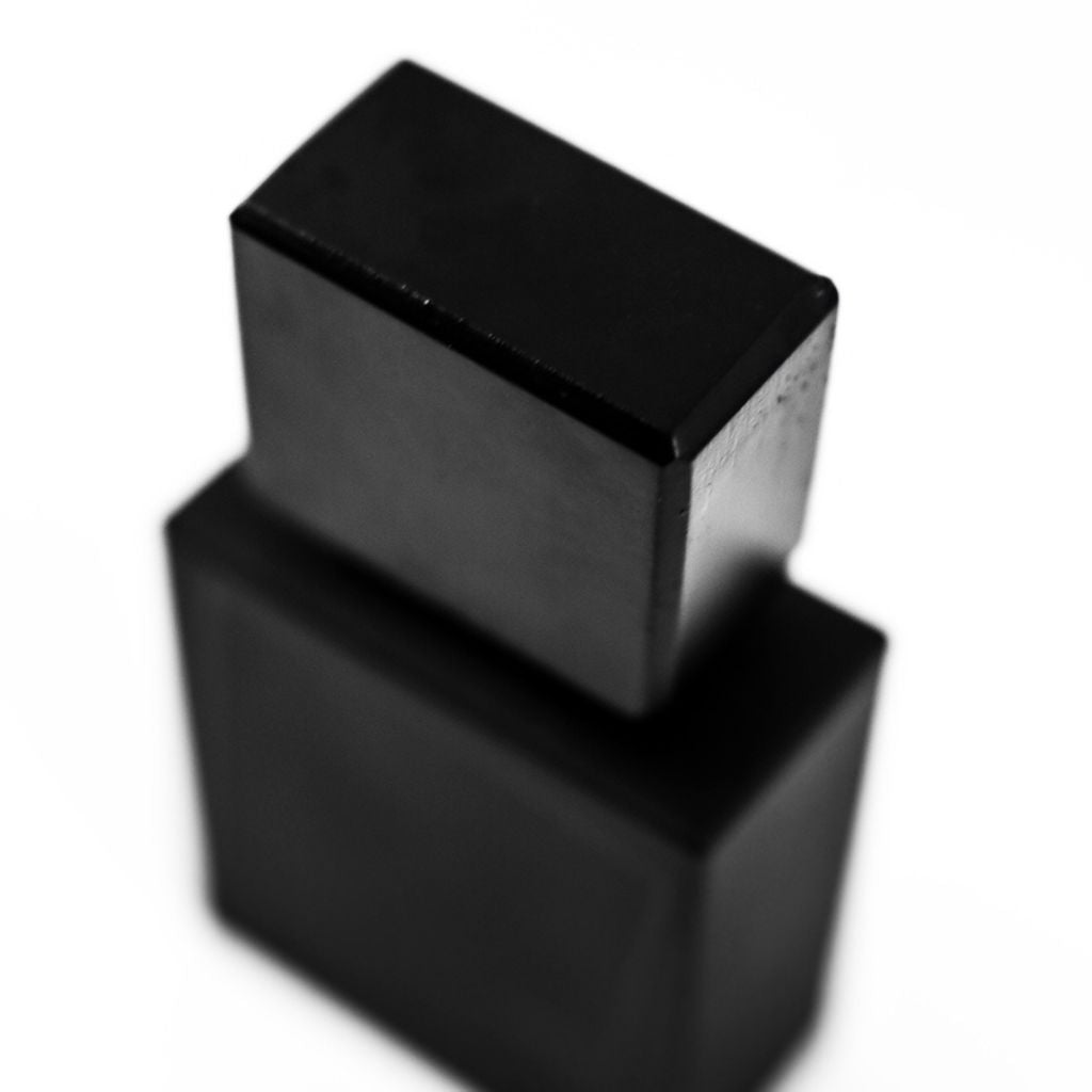 Filippo Sorcinelli Perfumes born in 2014; dedicated to the artistic passions of their creator:
Gothic art, music, photographyƒ¢¢¬‚¦the fog.Shop at fragrapedia.com