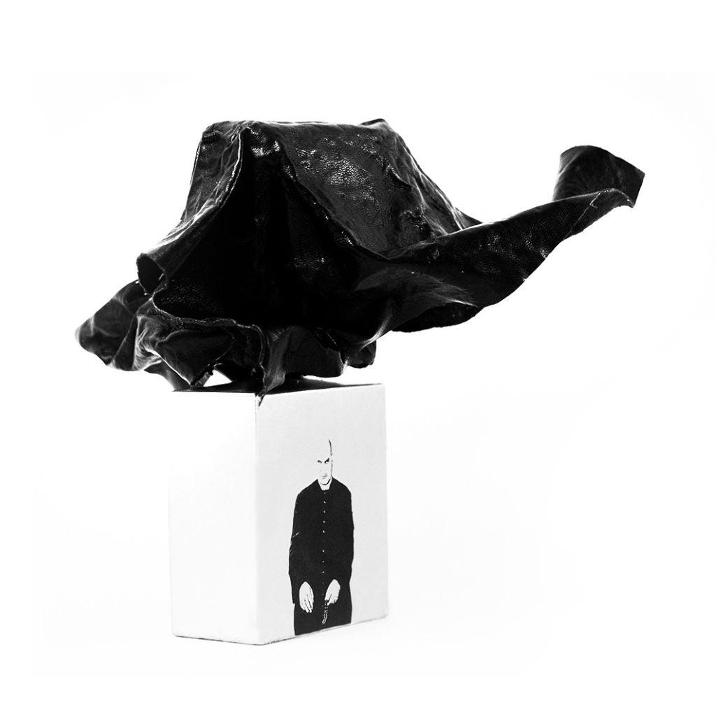 Filippo Sorcinelli Perfumes born in 2014; dedicated to the artistic passions of their creator:
Gothic art, music, photographyƒ¢¢¬‚¦the fog.Shop at fragrapedia.com