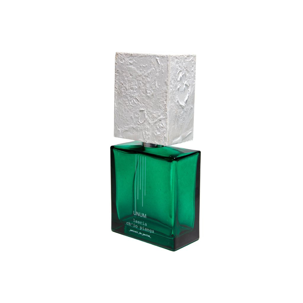 Filippo Sorcinelli Perfumes born in 2014; dedicated to the artistic passions of their creator:
Gothic art, music, photographyƒ¢¢¬‚¦the fog.Shop at fragrapedia.com