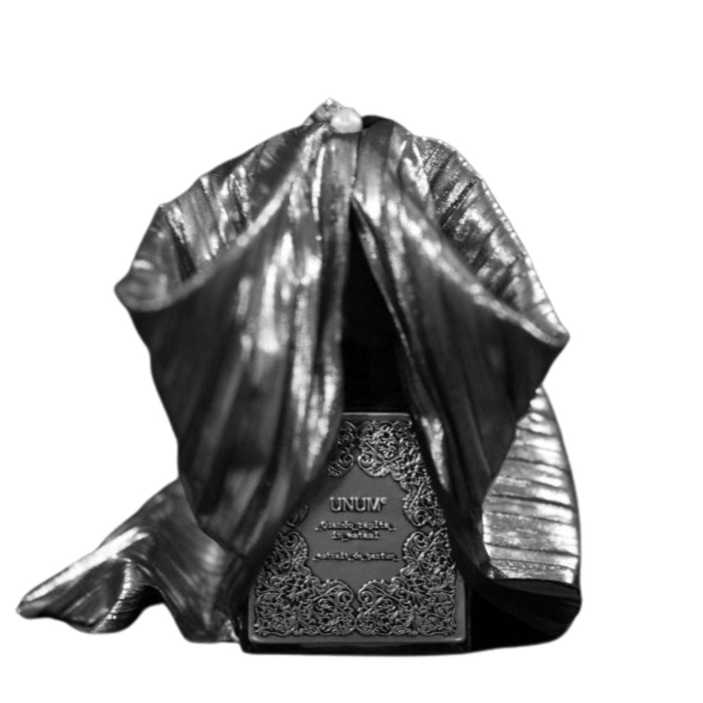 Filippo Sorcinelli Perfumes born in 2014; dedicated to the artistic passions of their creator:
Gothic art, music, photographyƒ¢¢¬‚¦the fog.Shop at fragrapedia.com