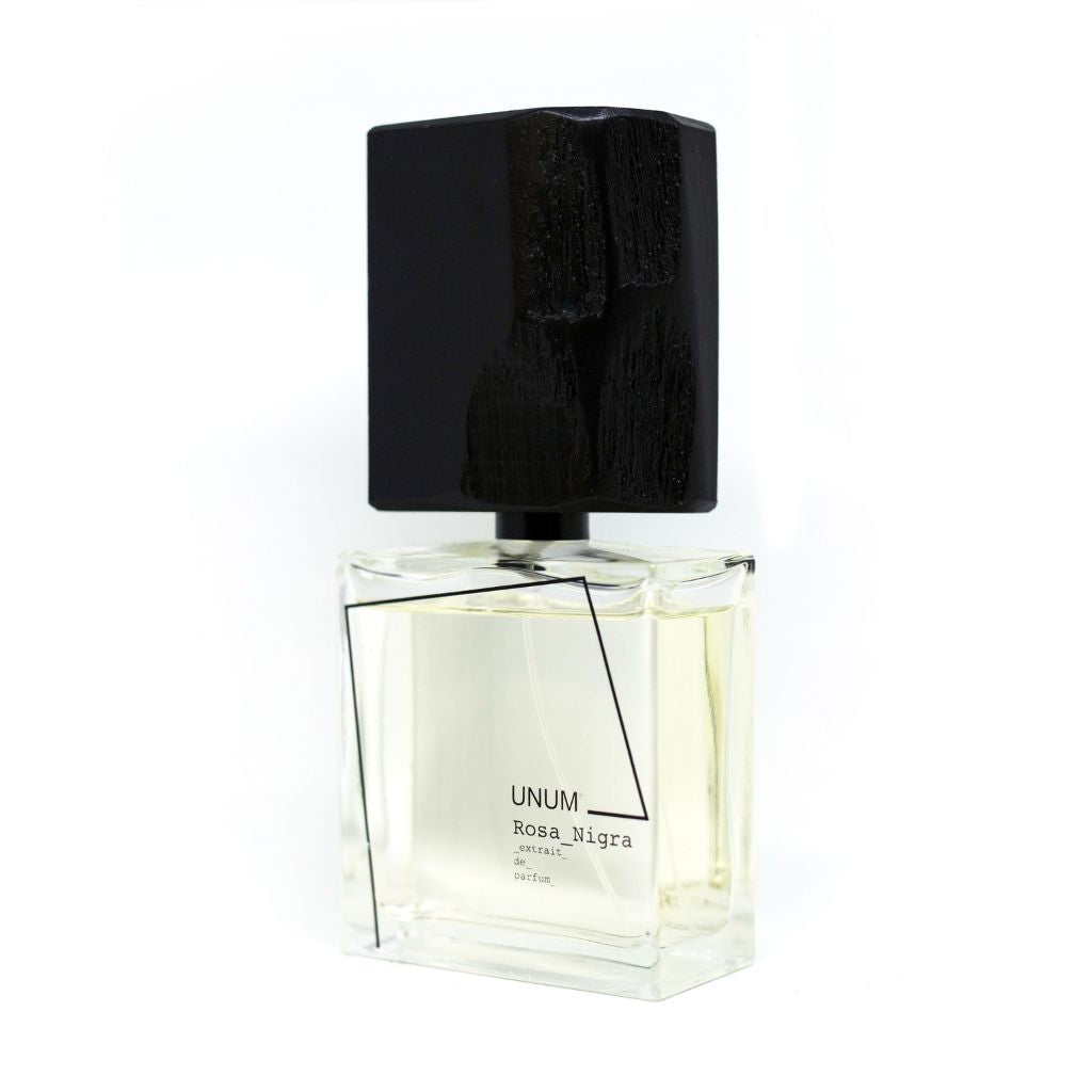 Filippo Sorcinelli Perfumes born in 2014; dedicated to the artistic passions of their creator:
Gothic art, music, photographyƒ¢¢¬‚¦the fog.Shop at fragrapedia.com