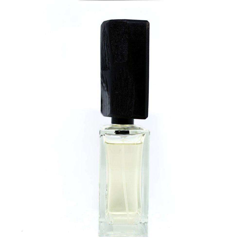 Filippo Sorcinelli Perfumes born in 2014; dedicated to the artistic passions of their creator:
Gothic art, music, photographyƒ¢¢¬‚¦the fog.Shop at fragrapedia.com