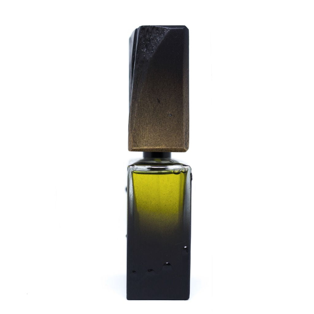 Filippo Sorcinelli Perfumes born in 2014; dedicated to the artistic passions of their creator:
Gothic art, music, photographyƒ¢¢¬‚¦the fog.Shop at fragrapedia.com
