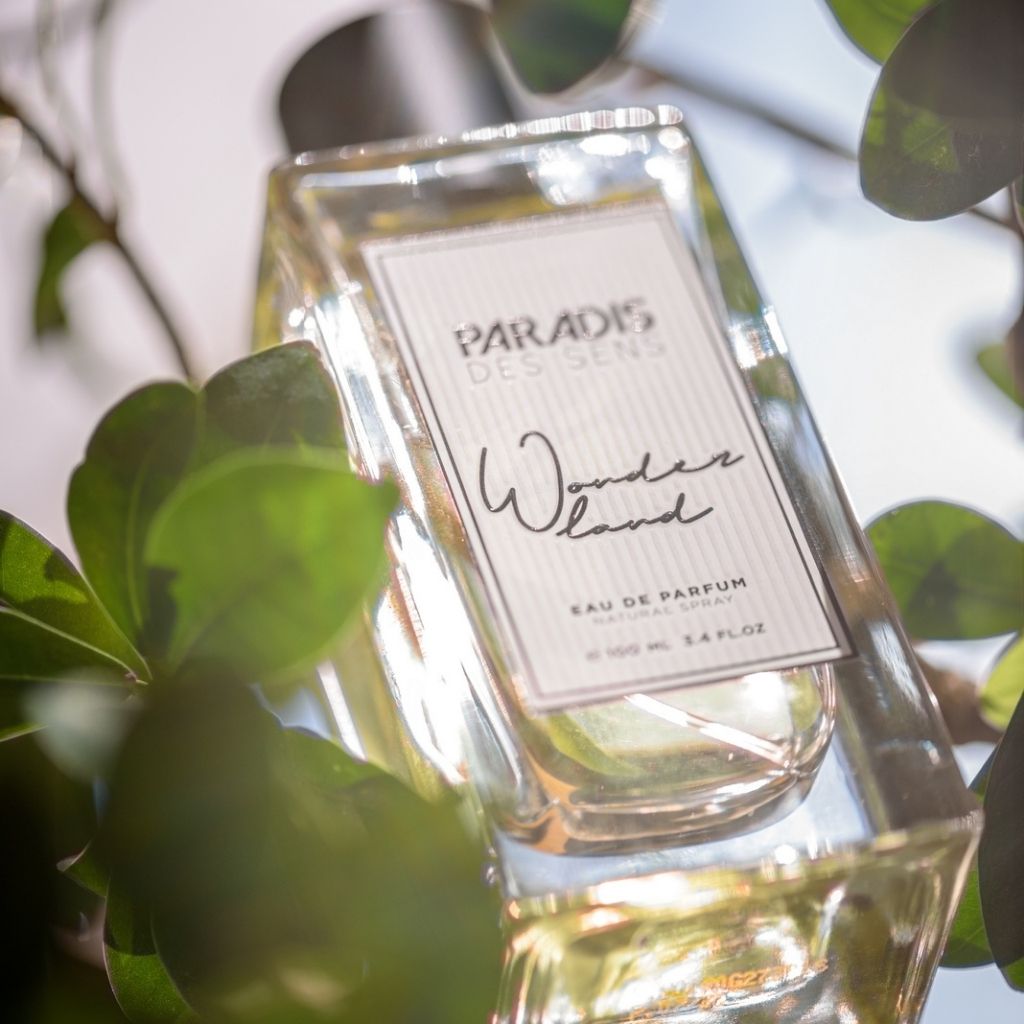 PARADIS DES SENSƒÆ’s scents are all created with the finest materials & hundreds of years old craftsman ship, paired with cutting edge technology, produced to the world by Arcadie De Niche, a symbol of beauty at the heart of Paris, Champs-ƒÆ’AE€™ƒ¢¢¬‚°lysƒÆ’AE€™‚©es.