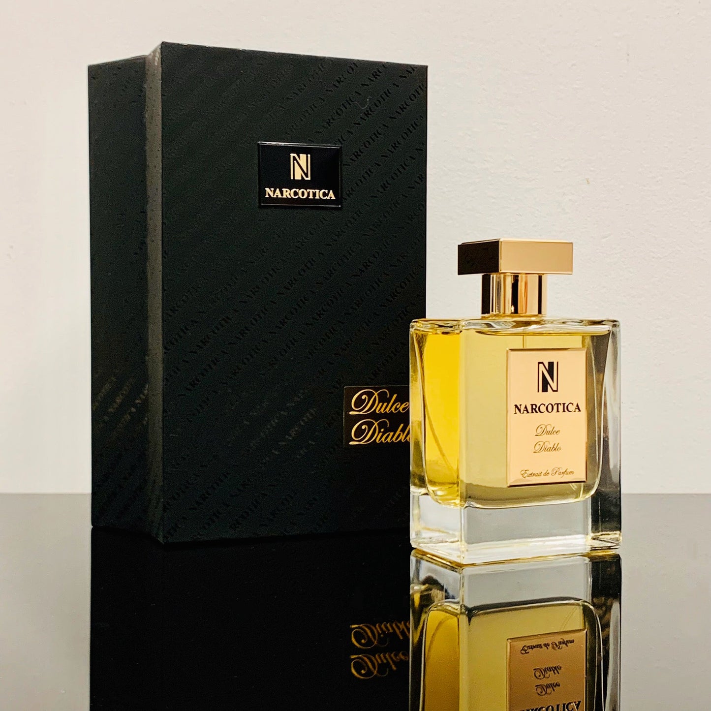 Narcotica Perfumes launched in 2021. A Woody Spicy Unisex fragrance. Perfumer Claude Dir. At Fragrapedia.com