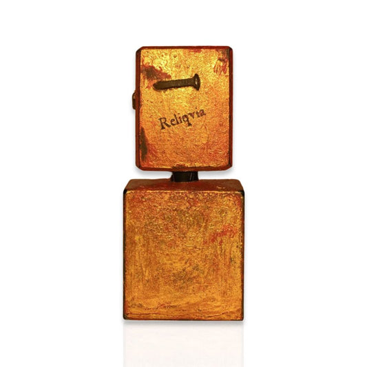Filippo Sorcinelli Perfumes born in 2014; dedicated to the artistic passions of their creator:
  Gothic art, music, photographyÆ’Â¢Â¢Â¬â€šÂ¦the fog.Shop at fragrapedia.com